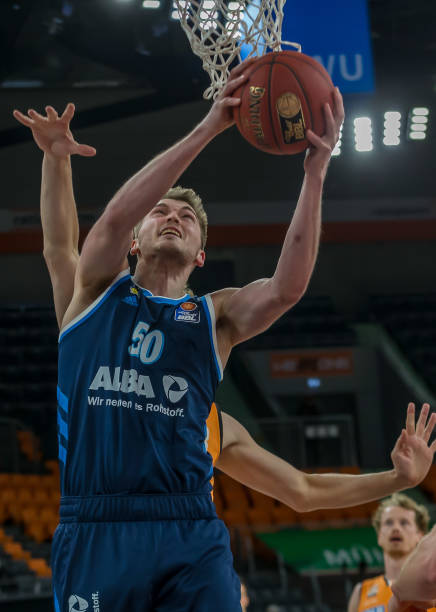 希望借助埃 希望借助埃